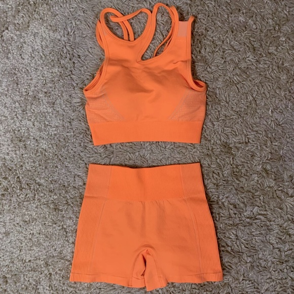 Ultra seamless orange yellow BRA + SHORTS SET 💛🧡 - Picture 4 of 6